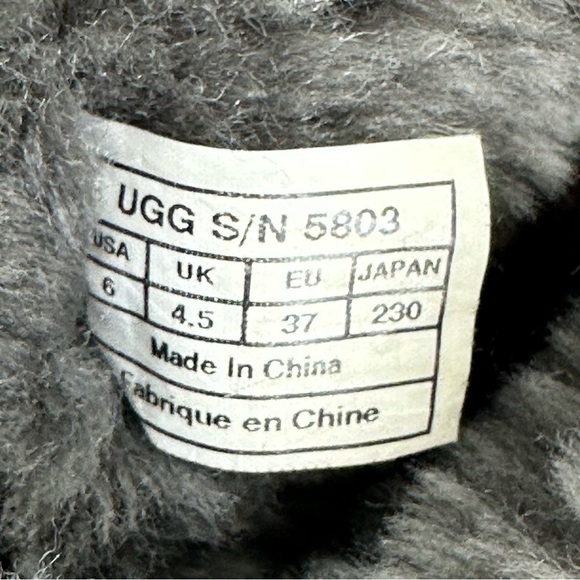 UGG Size 6 Bailey Button Gray Suede Shearling Boots - Picture 16 of 17